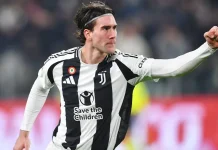 Dušan Vlahović em campo pela Juventus