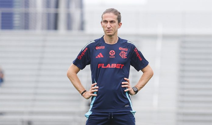 Filipe Luís em treino do Flamengo nos EUA