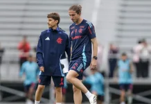 Filipe Luís e auxiliar em treino do Flamengo nos EUA