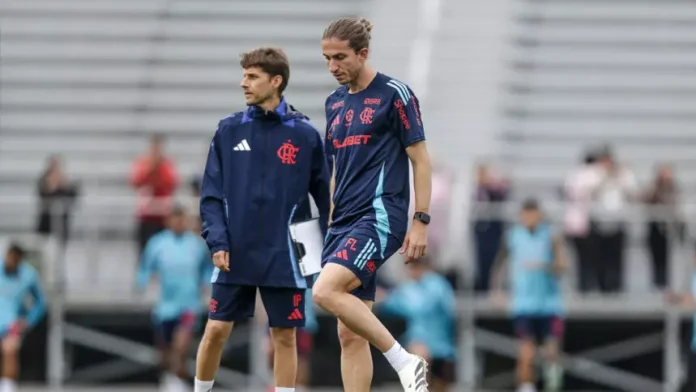 Filipe Luís e auxiliar em treino do Flamengo nos EUA
