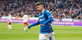 Jorge Carrascal em campo pelo Dynamo Moscow