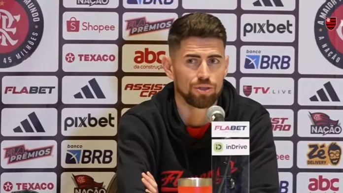 Jorginho em coletiva do Flamengo nos EUA