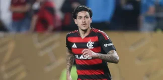 Pedro em campo pelo Flamengo contra o Espérance
