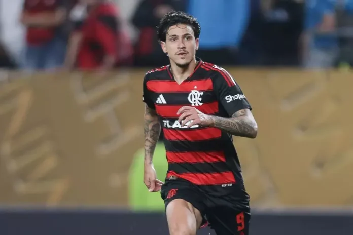 Pedro em campo pelo Flamengo contra o Espérance