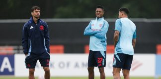 Rodrigo Caio, Bruno Henrique e Danilo em treino do Flamengo nos EUA