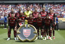 Time do Flamengo posa pra foto antes do jogo contra o Chelsea