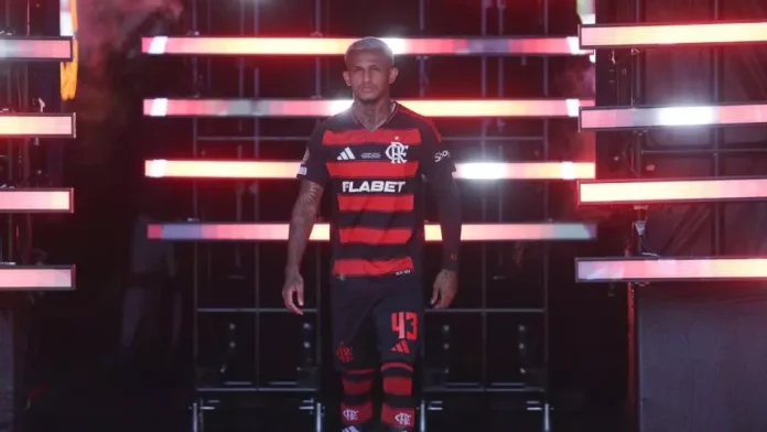 Wesley entrando em campo para enfrentar o Chelsea. Foto: Gilvan de Souza / Flamengo