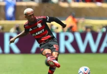Wesley em campo pelo Flamengo contra o Chelsea