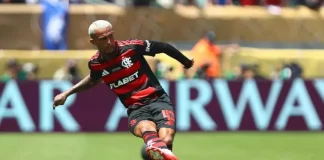 Wesley em campo pelo Flamengo contra o Chelsea