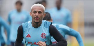 Wesley em treino do Flamengo nos EUA