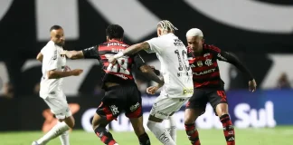 Allan disputa jogada com Neymar na derrota do Flamengo para o Santos