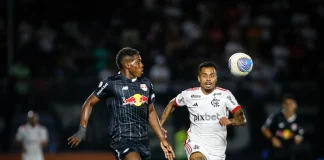Allan na jogada no jogo entre Bragantino x Flamengo em Bragança Paulista