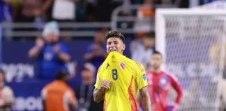 Jorge Carrascal em campo pela Seleção da Colômbia