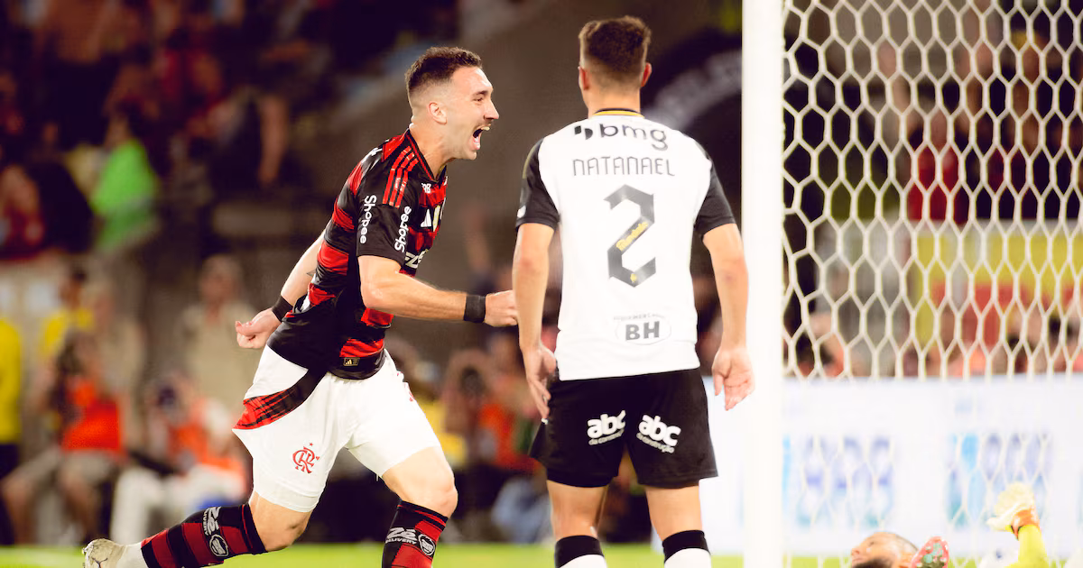 Léo Ortiz marca o gol da vitória do Flamengo sobre o Atlético-MG