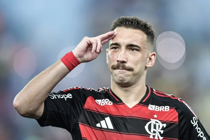 Leo Ortiz em campo pelo Flamengo