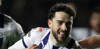Michael Johnston, em campo pelo West-Bromwich