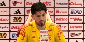 Goleiro Rossi em entrevista coletiva no Ninho do Urubu