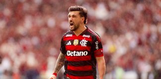 Arrascaeta comemora o 1º gol do Flamengo na vitória sobre o Palmeiras - FOTO: Gilvan de Souza / Flamengo