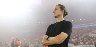 Filipe Luís comandando o Flamengo na vitória sobre o Sport no Maracanã