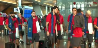 Jogadores do Flamengo no desembarque em Doha, para o Mundial Interclubes