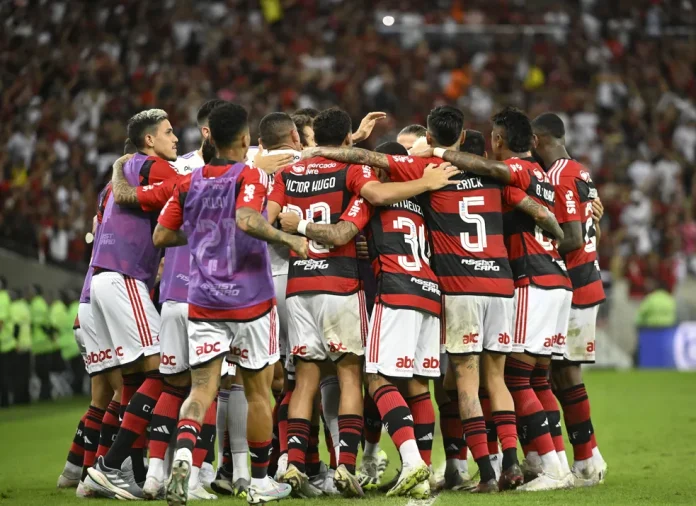 Jogadores do Flamengo comemoram a vitória em cima do Cusco na estreia da Libertadores