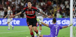 Pedro comemora gol em cima do Fluminense no Maracanã
