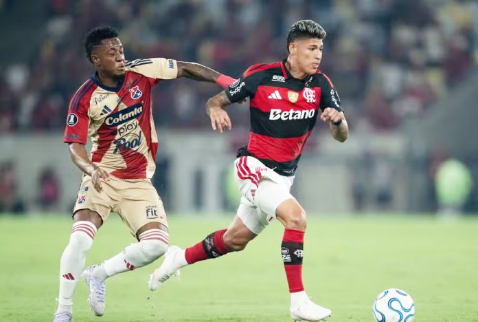 Carrascal em campo pelo Flamengo contra o Independiente Medellín