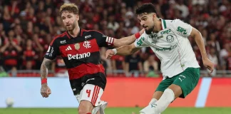 Léo Pereira em campo na derrota do Flamengo para o Palmeiras - Foto: Wagner Meier / Getty Images