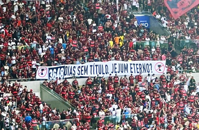 Torcida-Flamengo-provoca-Vasco Torcida do Flamengo provoca o Vasco no Maracanã