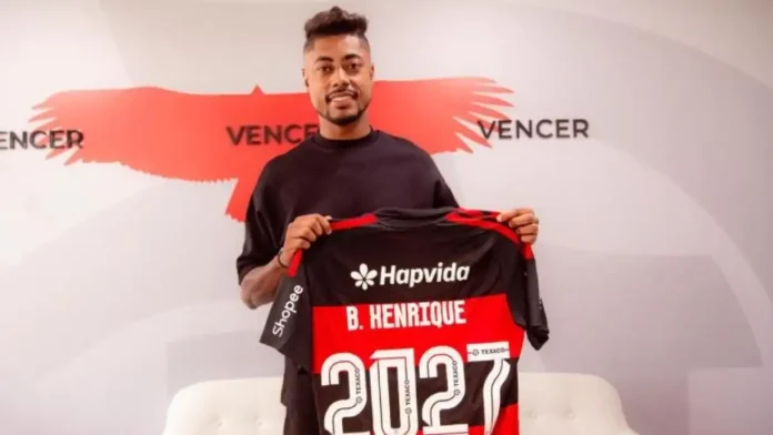 bruno-henrique-2027 Bruno Henrique comemora sua renovação com o Flamengo. Foto: Adriano Fontes/Flamengo