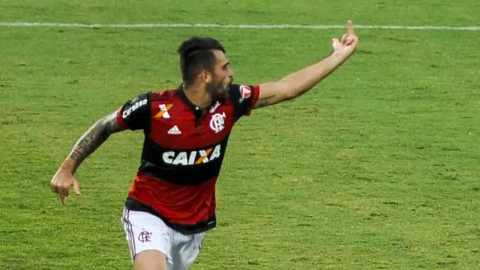 Vizeu ex Flamengo conta sobre seu desentendimento com Rhodolfo ex Flamengo