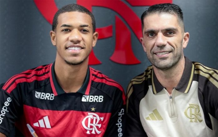 Aiyran em sua chegada ao Flamengo