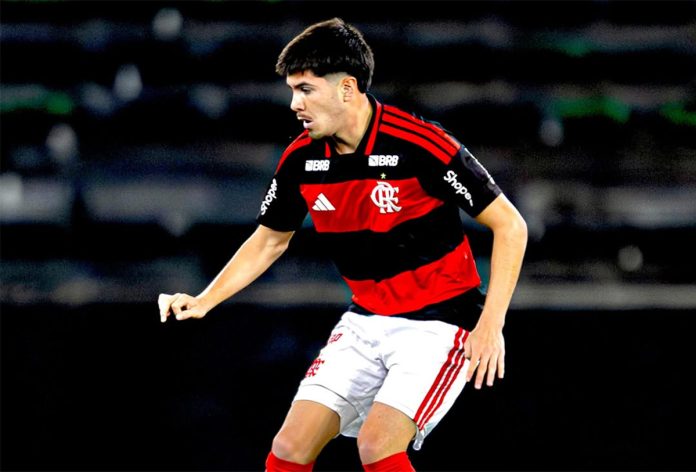 O mexicano Diego Reyes em campo pelo sub-20 do Flamengo
