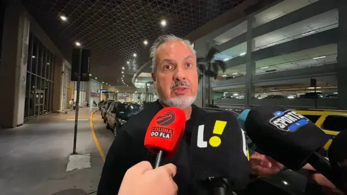 José Boto em entrevista no Galeão