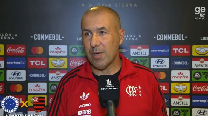 Leonardo-Jardim-Entrevista-Pre-Jogo-Cruzeiro-Flamengo-120826 Leonardo Jardim em entrevista ante da bola rolar para Cruzeiro x Flamengo no Mineirão
