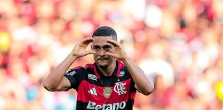 Samuel Lino comemora um dos seus 2 gols na vitória do Flamengo sobre o Botafogo no Maracanã