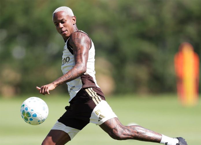 Wallace Yan em treino do Flamengo - Foto: Gilvan de Souza / Flamengo