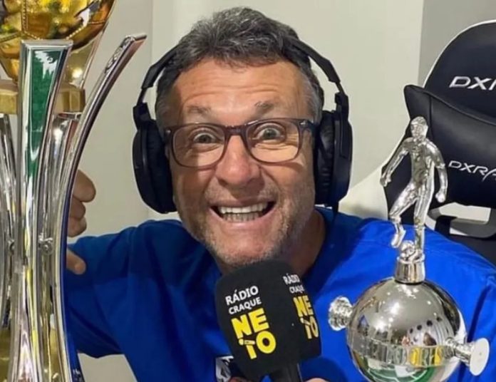 Comentarista de futebol e ex-jogador popularmente conhecido como Craque Neto