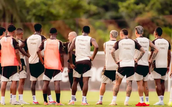 jardim-jogadores-flamengo-treino Treino do Flamengo no Ninho do Urubu