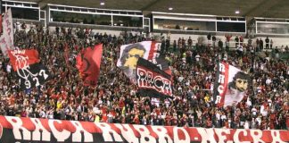Torcida Raça Rubro Negra no Maracanã