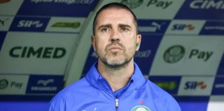 João Martins auxiliar de Abel Ferreira, técnico do Palmeiras