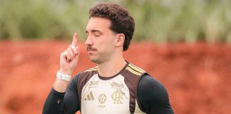 Léo Ortiz em treino do Flamengo no Ninho do Urubu - Foto: Adriano Fontes / Flamengo
