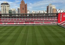 O estádio oficial do Estudiantes de La Plata é o Estádio Jorge Luis Hirschi, popularmente conhecido como Estádio UNO