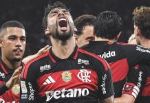 Jogadores do Flamengo comemoram gol de Paquetá contra o Mirassol no Maracanã pelo Brasileirão