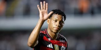 Plata, jogador que retornou ao Flamengo, após sua ida para o Dínamo de Moscou ser cancelada