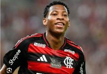 Plata, jogador do Flamengo que retornou após não passar nos exames do Dínamo Moscou