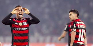 Samuel Lino e Arrascaeta, jogadores do Flamengo