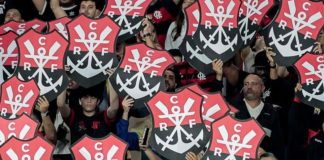 Torcida do Flamengo em noite de classificação para a semi final da Libertadores no Maracanã
