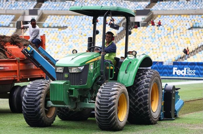 Novo campo começou a ser instalado no Maracanã após partida da NFL e precisa estar em condições para a sequência decisiva da temporada