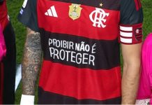 Flamengo se manifesta contra MP das apostas e leva mensagem de protesto à Vila Belmiro Camisa do Flamengo com a mensagem "Proibir não é proteger"